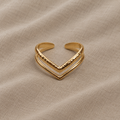 Sophisticated Curve Accent Ring