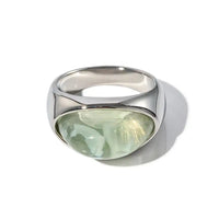Silvery/Green