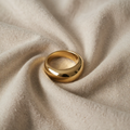 Timeless gold bow ring