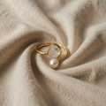 Open ring with pearl and shell effect