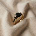 Elegant round zirconia claw ring