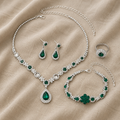 Maja – Jewellery Set with Green Crystals and Drop Pendant
