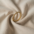 Pauline – Timeless Lightness