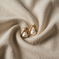 Gold Earrings with Triangular Pearl Effect