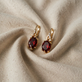 Gold Earrings with Oval Shape