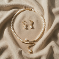 Necklace with pearl and serpentine details