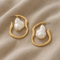 Shiny Geometric Earrings with Pearl